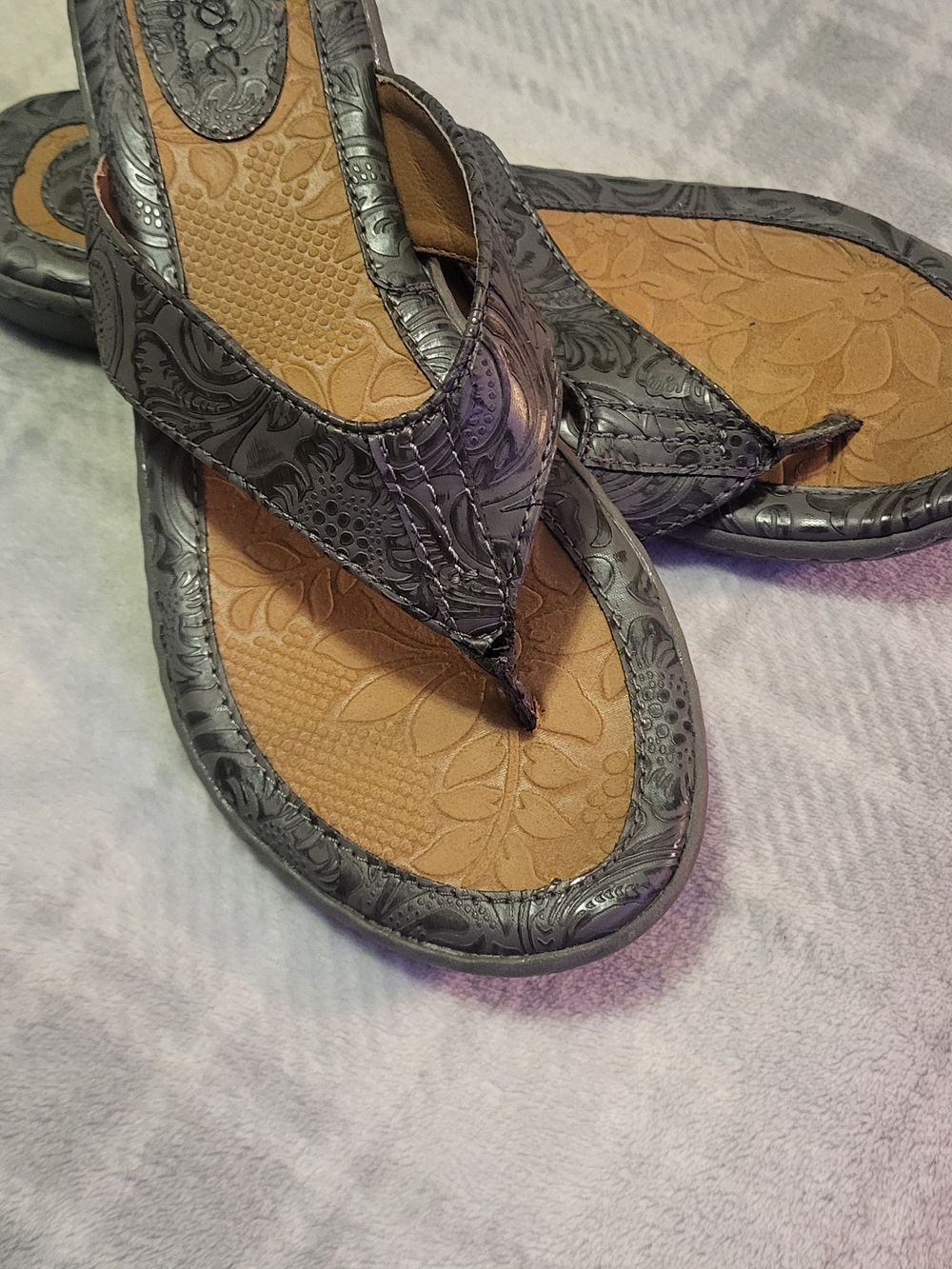 Women's BOC Gray Embossed Thong Sandals - Comfortable Casual Flip Flops 8M - Picture 4 of 10